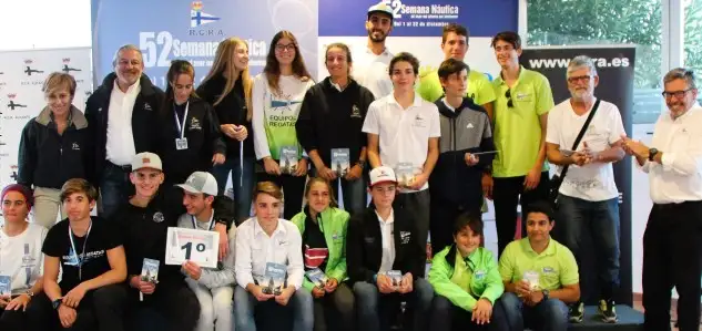La primera cita alicantina concluye con una prueba completada en todas las clases en una jornada marcada por la dificultad y el escaso viento... el Real Club de Regatas de Alicante ya tiene las miras puestas en el segundo capítulo de su Semana Náutica, con los optimist como principales protagonistas para el próximo fin de semana (Foto Pep Portas)