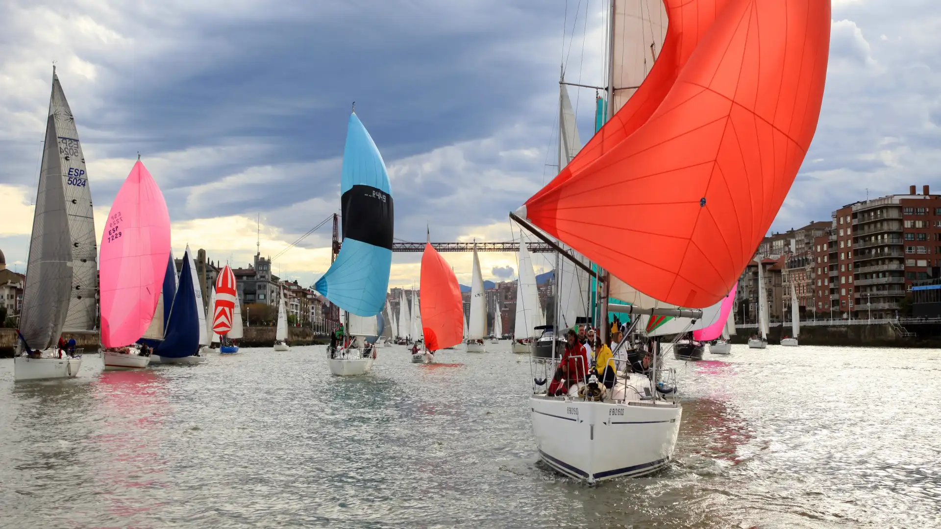 La Regata del Gallo era uno spettacolo a El Abra de Vizcaya con 80 navi!