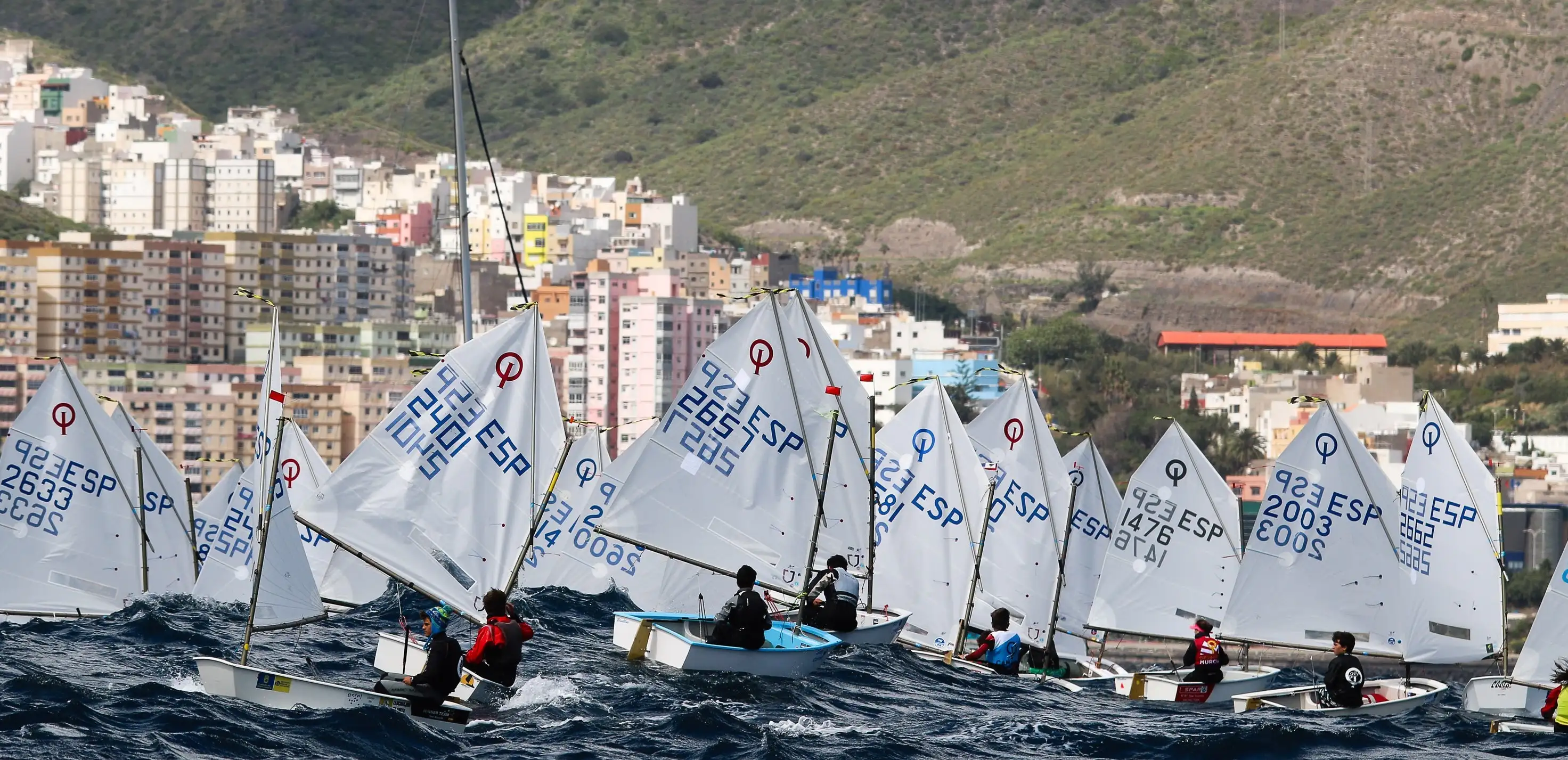 El campeonato de España será la primera prueba, 14 al 19 de abril en aguas de Valencia, le seguirá la copa del 15 al 18 de mayo en la bahía de Cádiz y cerrará el ciclo con el nacional por equipos del 4 al 7 de julio en Las Palmas (Foto Pep Portas)