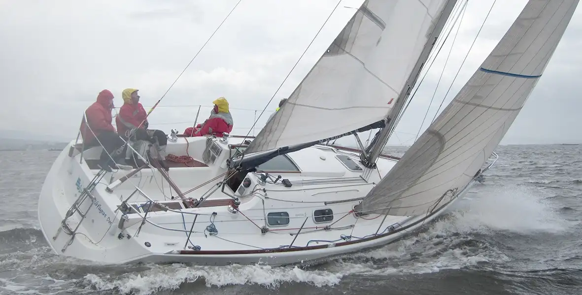 Ráfagas II, de José Carreira, del Club Náutico de Rianxo, se impuso el pasado año en la categoría Regata, con el Piko Norte, de José Manuel Castro, del Club Náutico de Boiro, venciendo en crucero-regata, y el Argos, de Santiago Vecino, también del club náutico boirense, haciendo lo propio en crucero (Foto Juan Caballero)