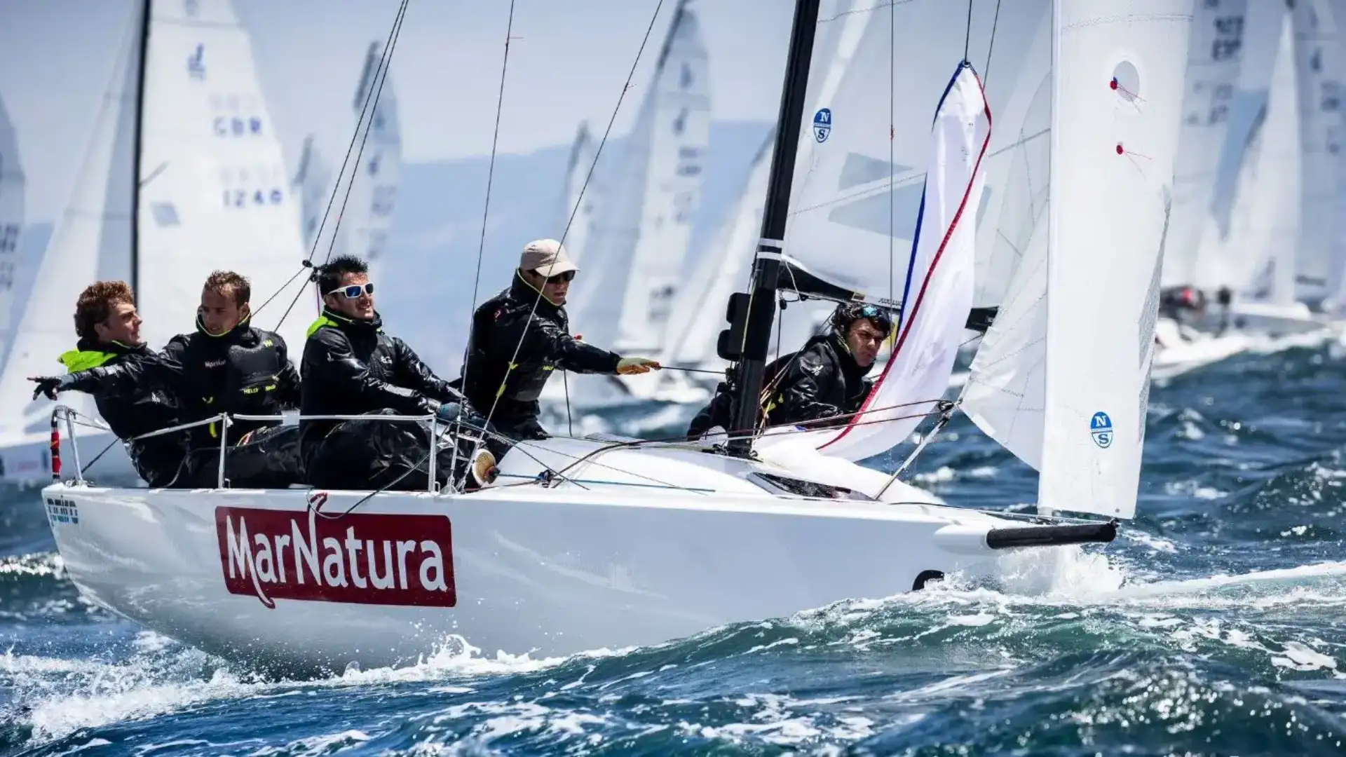 Pichu Torcida con leader "Noticia V" in Vigo la Bosch Service Solutions de J70