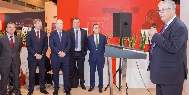 La presentación ha contado con la presencia de Fernando Clavijo, Presidente del Gobierno de Canarias; Pedro Ortega, Consejero de Economía del Gobierno de Canarias; Javier Mateo, Viceconsejero de Turismo de Melilla; Antonio Armas, vicepresidente de Naviera Armas-Trasmediterránea y Paulino Rivero, responsable de Relaciones Institucionales
