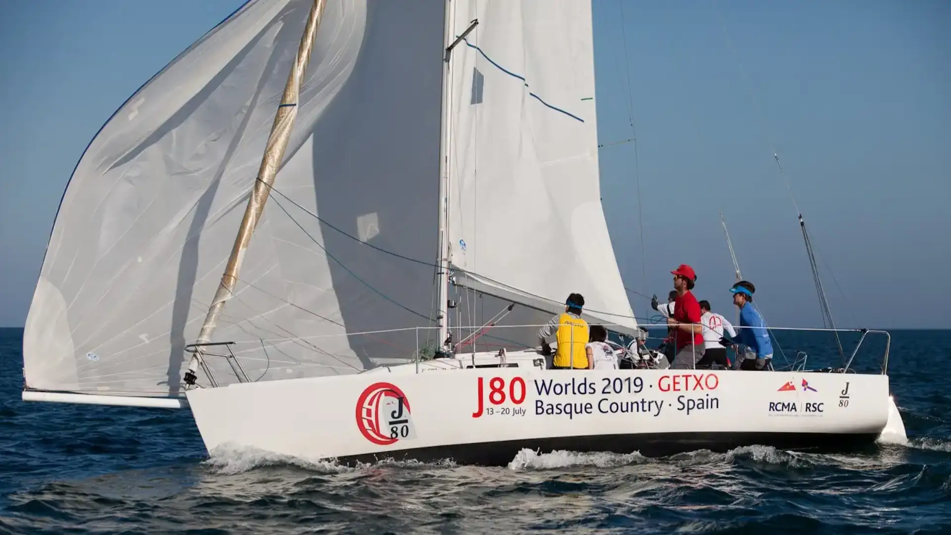 "Alpega" conduce il Trofeo Sociale Vela del Royal Abra Maritime Club nelle acque di Getxo