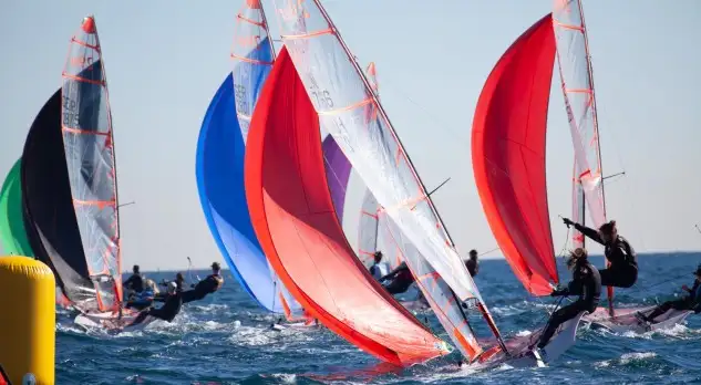 Fantástica jornada en El Balís en la que el tándem valenciano pasa a liderar la flota de 79 barcos de 29er que participan en la regata internacional catalana (Foto Laura Carrau)