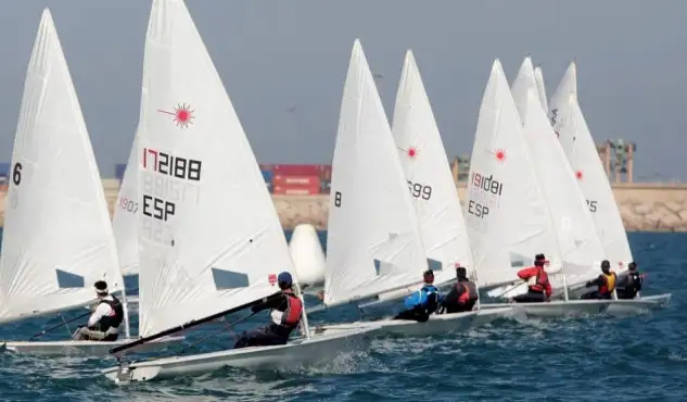 La flota disputará un máximo de cinco pruebas que comenzarán mañana sábado y concluirán el domingo, tras lo que se celebrará la entrega de trofeos