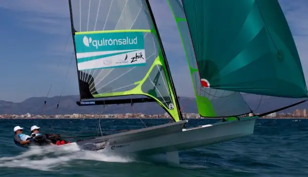 Nueva victoria del Equipo Quirónsalud de 49er, integrado por Diego Botín e Iago López Marra, esta vez en las aguas portuguesas de Vilamoura, con 5 puntos de diferencia sobre el segundo clasificado