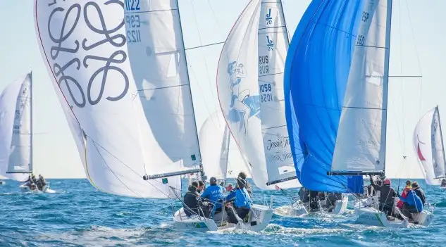 Para Gustavo Martínez Doreste la regata está resultando muy interesante... (Foto Oscar Torrades)