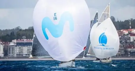 “Bribon”, por España, y “Seljm”, por Portugal, líderes de la Copa de España de 6 Metros tras la primera serie disputada en Sanxenxo