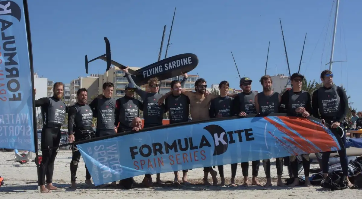 Alex Climent ha conquistado las aguas de la bahía de Palma con rotundidad al firmar los diez primeros puestos de las diez mangas disputadas