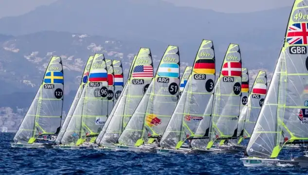 Jordi Xammar y Nicolás Rodríguez se mantienen al frente de la clasificación de la clase 470 Masculino en una jornada fantástica de competición en la que el viento del suroeste ha permitido completar todo el programa de una forma rápida y fluida