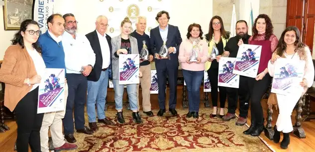 Luciano Sobral alcalde de Poio presidió el acto de presentación, que contó con la presencia del secretario general de deportes del Gobierno de Galicia, José Ramón Lete Lasa