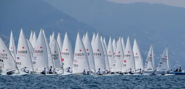 Los Laser Standard y el grupo azul de los 49er FX fueron los únicos capaces de navegar y completaron solo una manga