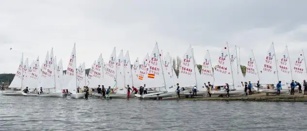 La flota gallega, está tras este jornada de apertura que no se ha distiguido por sus buenas condiciones de viento, bien colocada entre los favoritos con Martín Wizner y Pedro Ameneiro y Jacobo García y Toni Ripoll