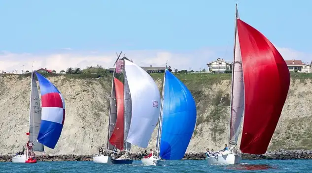 60 barcos en esta original regata que celebra su trigésimo quinta edición