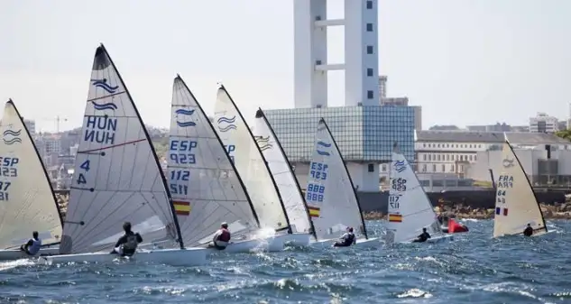 El campo de regatas de La Coruña es ideal para las competiciones de finn