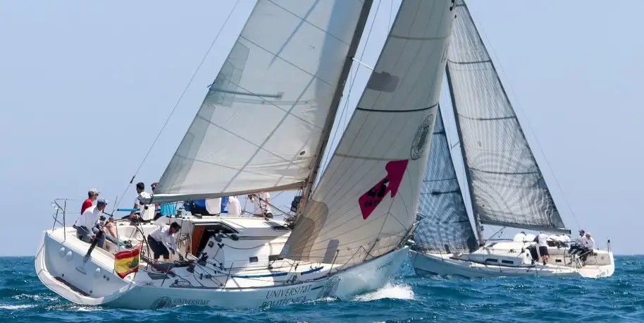 La regata, organizada por el Náutico de Valencia junto a la Universidad Politècnica de Valencia, ha celebrado este fin de semana su vigésimo segunda edición (Foto Pep Portas)