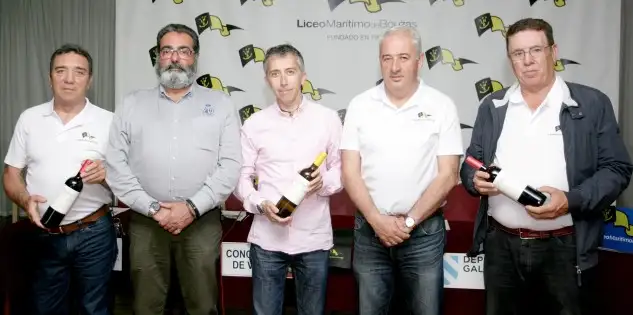 En un acto conducido por el recién estrenado presidente, Miguel Pereira, se presento el evento en el Liceo ... se contó con la asistencia del presidente de la Real Federación Gallega de Vela, Manuel Villaverde; el vicepresidente del Liceo, Manuel Veiga; su Comodoro, José Manuel Estévez; y uno de sus principales patrocinadoress, Bodegas Ladairo, representada por Juan Atanes