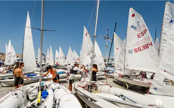 La actividad no cesa en la bahía de Palma