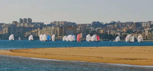 El nacional ha despertado mucho interés ante la celebración en el mes de julio el Mundial de la clase en Getxo... por ello en Santander competirán J80 de Francia e Irlanda