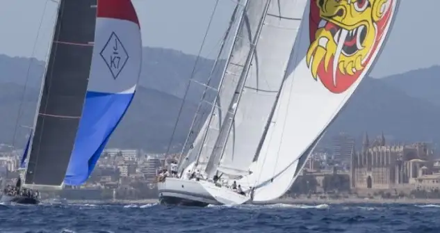 El aroma de la regata ya está en el aire: los superyates más espectaculares del mundo comienzan a reunirse para el comienzo de la Superyacht Cup Palma, que se celebrará la próxima semana en la bahía de Palma