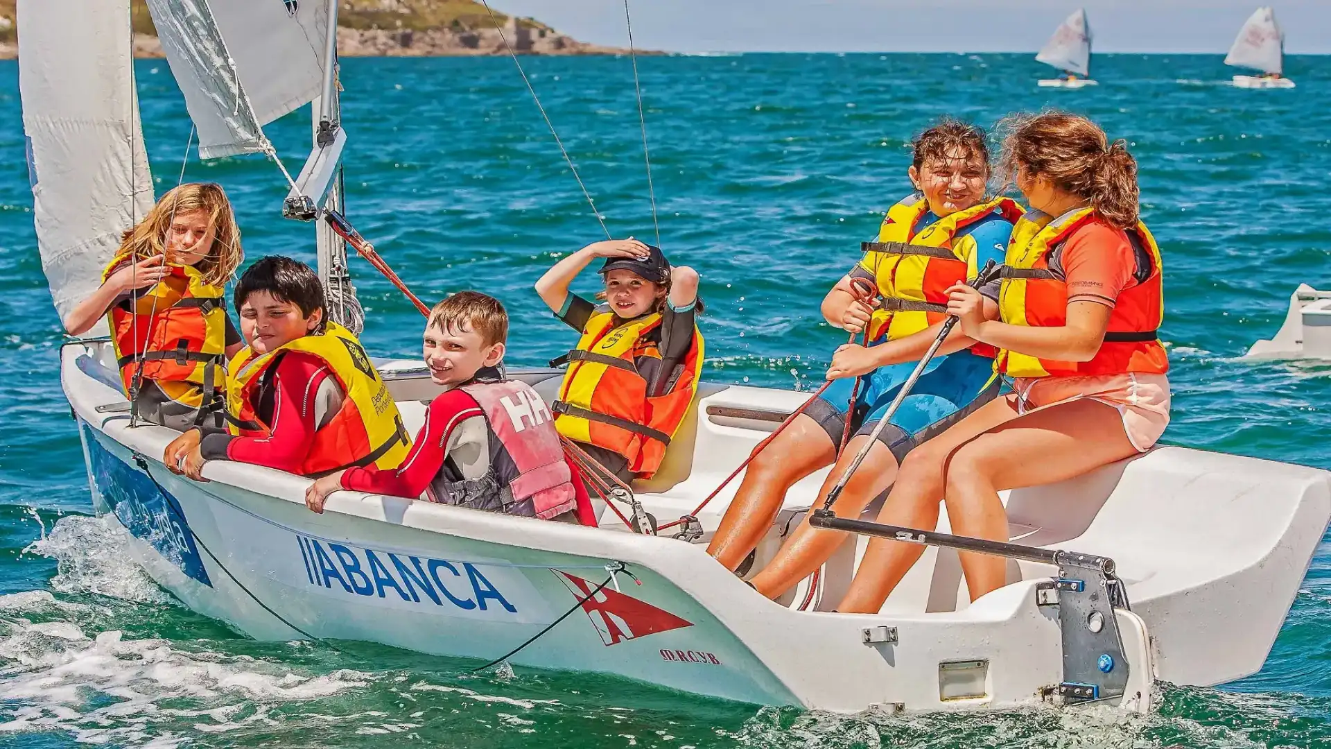 Varie offerte da Monte Real per imparare a navigare e godersi il mare a Baiona