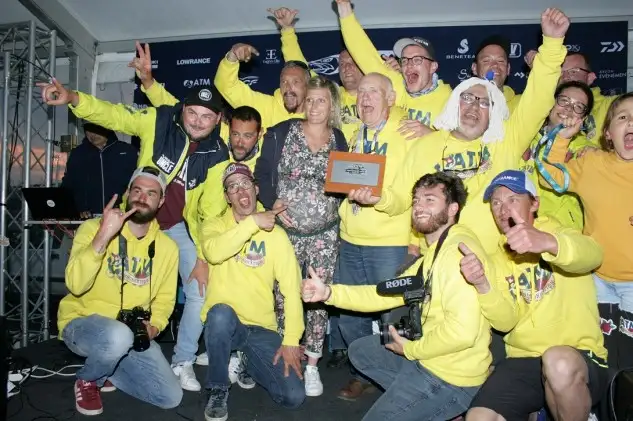 Premio para el equipo ATM (Foto Jordi Gómez)