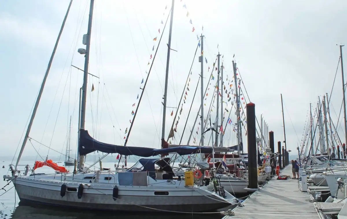 Desde su creación en 1880 el histórico y exclusivo Royal Cruising Club tiene como principal objetivo promover la navegación a vela entre sus 400 socios (Foto Rosana Calvo)