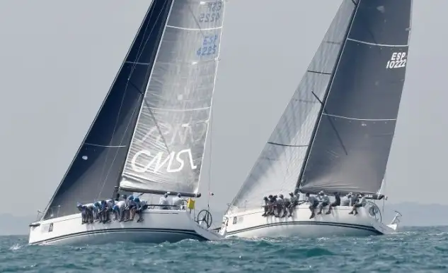Hoy se sumaron a los 50 barcos de la Copa de la Reina, otros 21 de la Copa Promoción que se celebra cada año en recuerdo de Paco Balaguer, que fue secretario del Náutico de Valencia muchos años... los vencedores de la jornada en el Trofeo Fundación han sido Chatín, del actual secretario del club José Francisco Rubio en Open 1 y Tetis, de Fernando San José Gil, en Open 2
