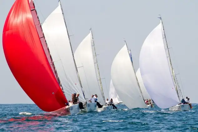 Se disputaron las tres primeras pruebas de una cita espectacular con 80 barcos en las aguas del Abra