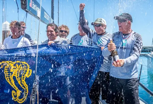 El barco americano gana la Cascáis 52 SUPER SERIES Sailing Week y Azzurra se encarama al liderato de la general del circuito... Platoon hace tercero tras ganar la última manga