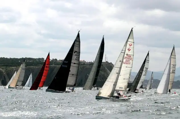 La flota partiendo del Abra, rumbo a Santander