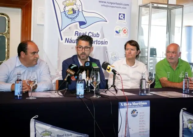 La Asociación Amigos de la Ruta Marítima del Apóstol Santiago a Galicia, que preside Javier Grande, es la encargada de organizar la travesía, una cita con la tradición y la mar que traza una derrota marítima de 200 millas náuticas (Foto Juan Caballero)