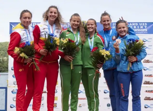 En el Campeonato del Mundo, que se disputó en la ciudad rumana de Pitesti con la participación de 62 países, la delegación española finalizó en el noveno lugar del medallero, liderado por la potencia húngara ganadora de 21 puestos de podio
