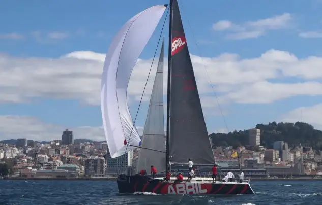 "Abril" teórico vencedor de la clase 1... a la espera de lo que digan los trencillas (Foto Pedro Seoane)