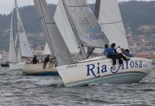 U abusón el "Camping Ría de Arousa"... cuatro regatas y cuatro primeros (Foto Pedro Seoane)