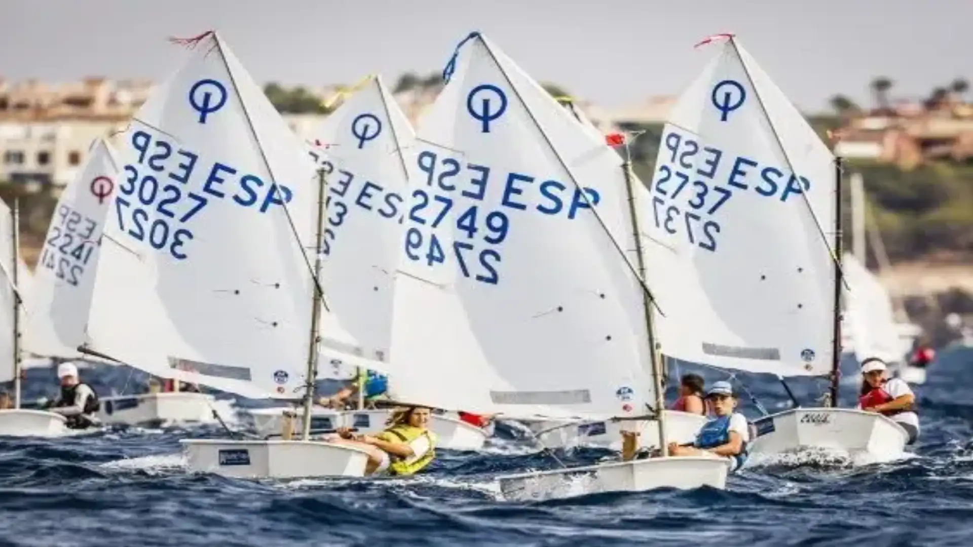 Per l'Arenal Nautical il Team Racing of Optimist nella Grande Giornata della Vela- Bufete Frau