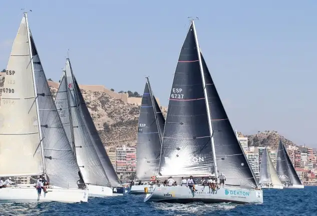 La regata organizada por el Club de Mar Almería y que se celebra es fin de semana, es puntuable para la Copa de España Crucero ORC Zona Sur y puntuable para el Campeonato de Andalucía de Crucero Circuito (Foto Pep Portas)