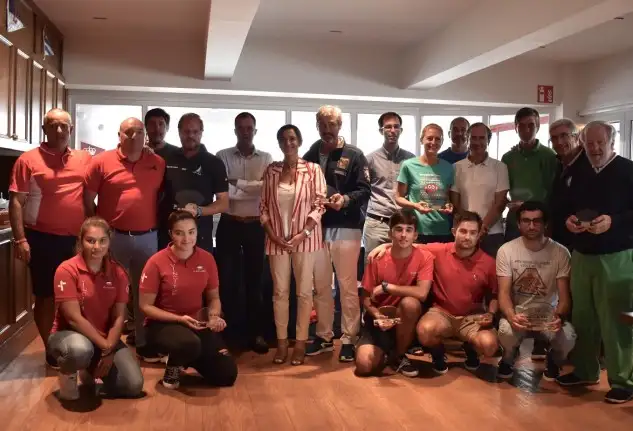 Los cruceros y J80 además de la clase Snipe viven un exigente arranque dentro de la Semana Internacional de Vela, con delicadas condiciones en la jornada del sábado y vientos muy fuertes en la jornada del domingo
