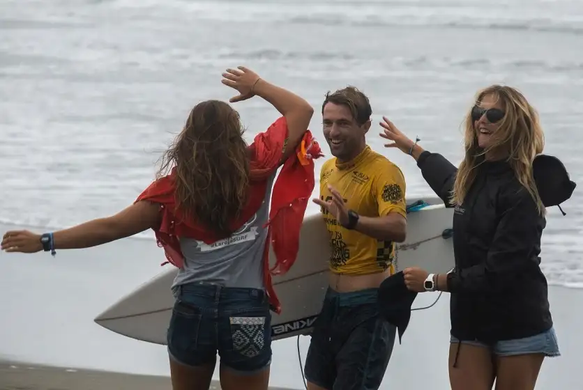 El surfista español cayó esta mañana en una manga muy apretada y con emoción hasta el final