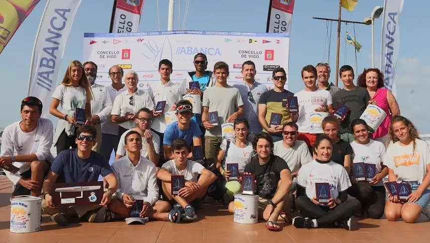 Foto de familia del Trofeo Concello de Vigo de Vela Ligera (Foto Pedro Seoane)