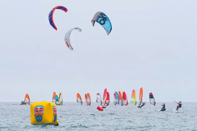 El campeón de motociclismo Dani Pedrosa, consagrado windsurfer, se suma al evento invitado por el 42 veces campeón mundial Björn Dunkerbeck