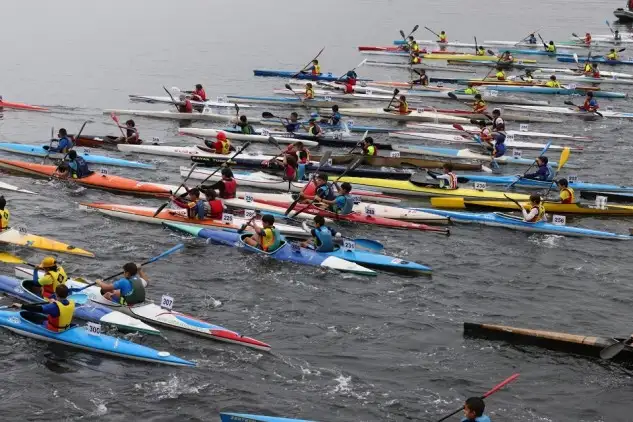 Gran éxito del piragüismo en la pista viguesa de la ETEA (Foto Pedro Seoane)