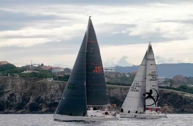 El Great Sailing 1, de Fernando Alonso vuelve a ser el más rápido en la clase Crucero I, al igual que el Universidad de Oviedo-grupo Isastur, de Roberto Álvarez y el Espumeru, de Antonio Bauza que repiten triunfo en las clases Crucero II y III (Foto Félix G.Muñiz)