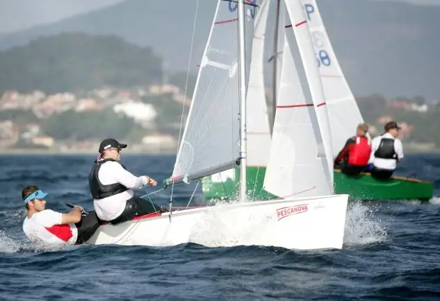 En vaurien el barco valenciano aguanta en el liderato