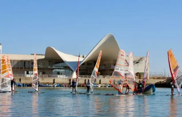 La de este domingo ha sido una jornada de últimos preparativos y de muchos nervios antes de salir al mar