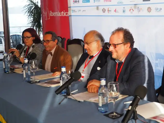 Un momento de la inauguración de Ibernáutica esta mañana en Aguete (Foto Pedro Seoane)