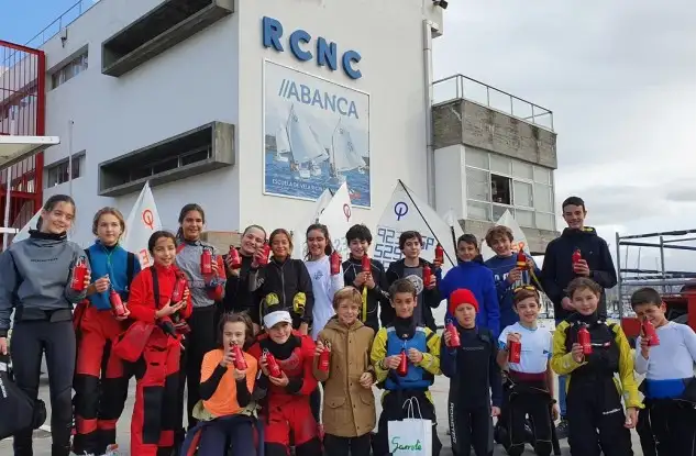 El Náutico de La Coruña Team... mañana domingo se disputarán otras tres mangas en la bahía coruñesa