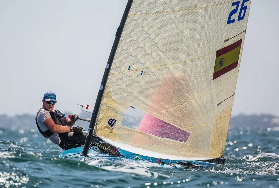 Un role fuerza la anulación de última regata cuando los españoles navegaban en el top 5