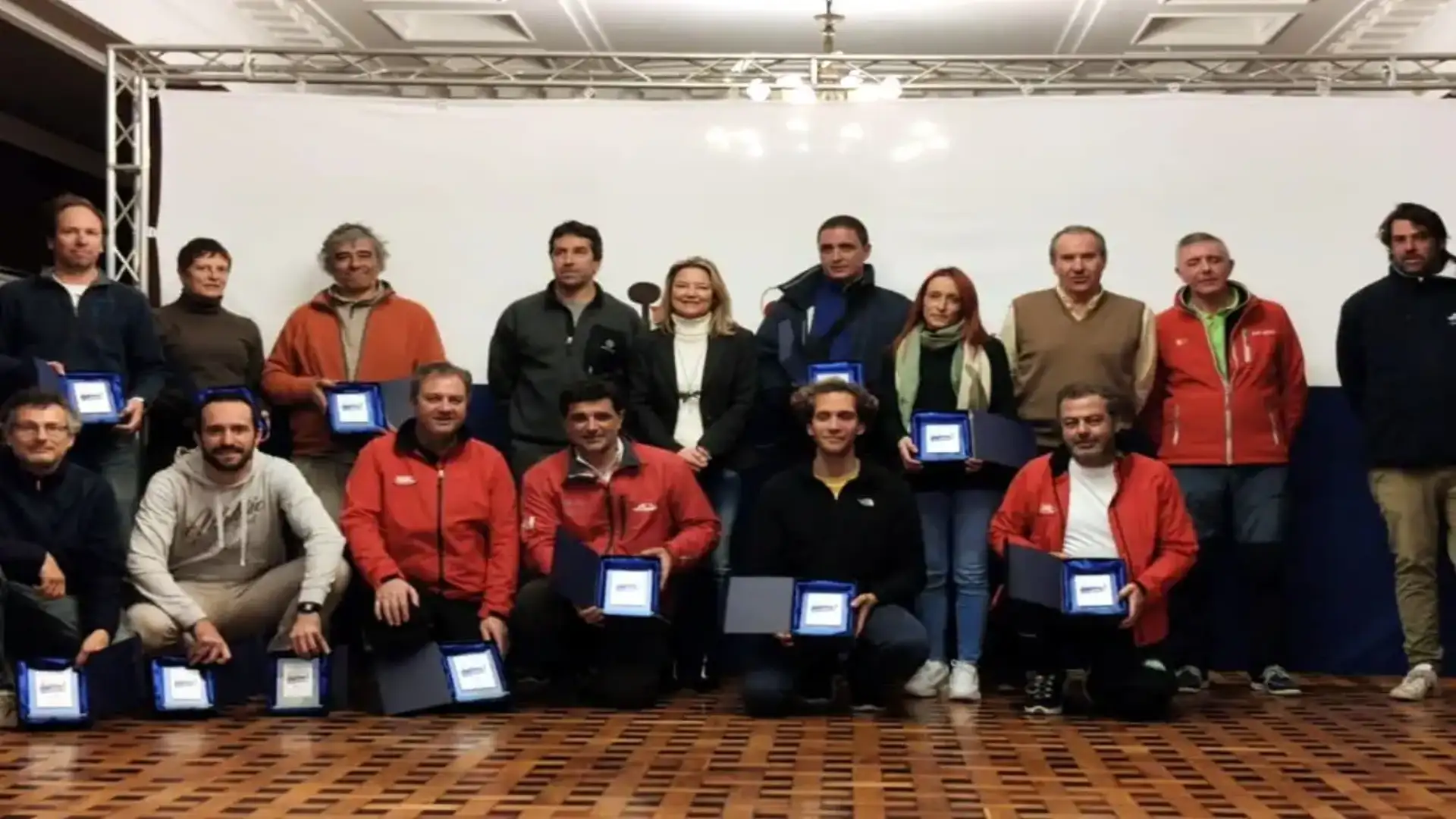 Il Swan42 "Magic" di Julio Rodríguez inizia inviando il Repsol di Vigo