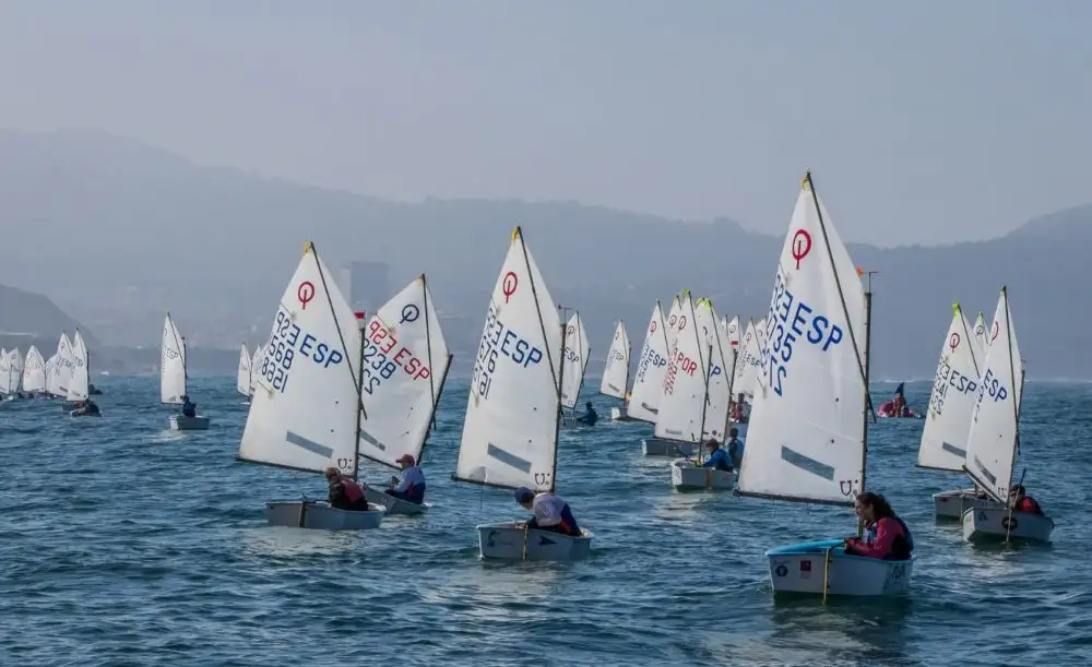 Trofeo Baitra finalizará mañana lunes en Baiona con la celebración de las últimas pruebas a partir de las diez y media de la mañana y la clausura al término de las mangas